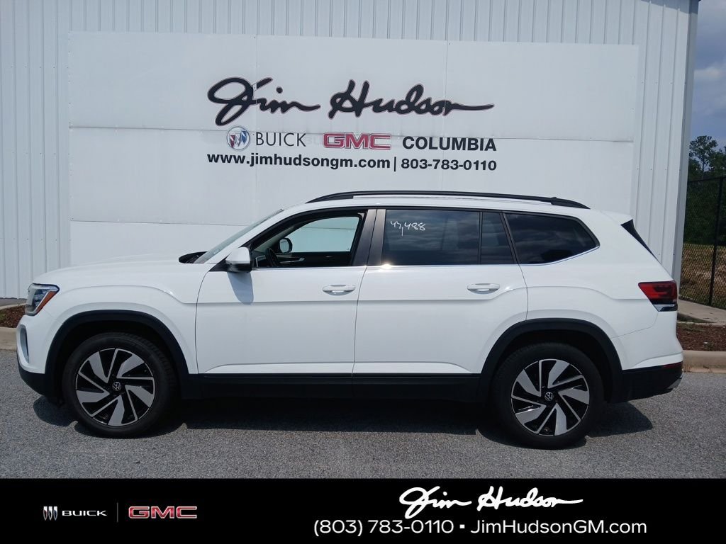 Used 2025  Volkswagen 2.0T SE w/Technology image 1