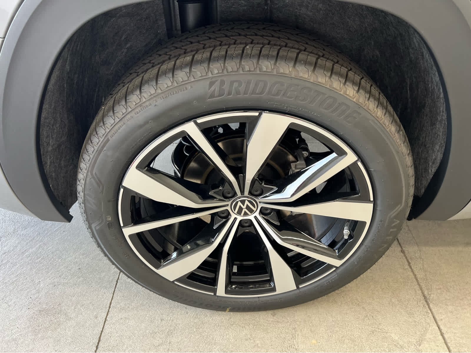 2026 Volkswagen Atlas SEL Premium R-Line - Photo 9