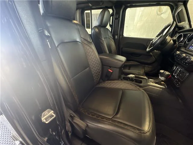 Used 2023 Black Clearcoat Jeep High Altitude 4x4 Crew Cab 5 ft. box image 29