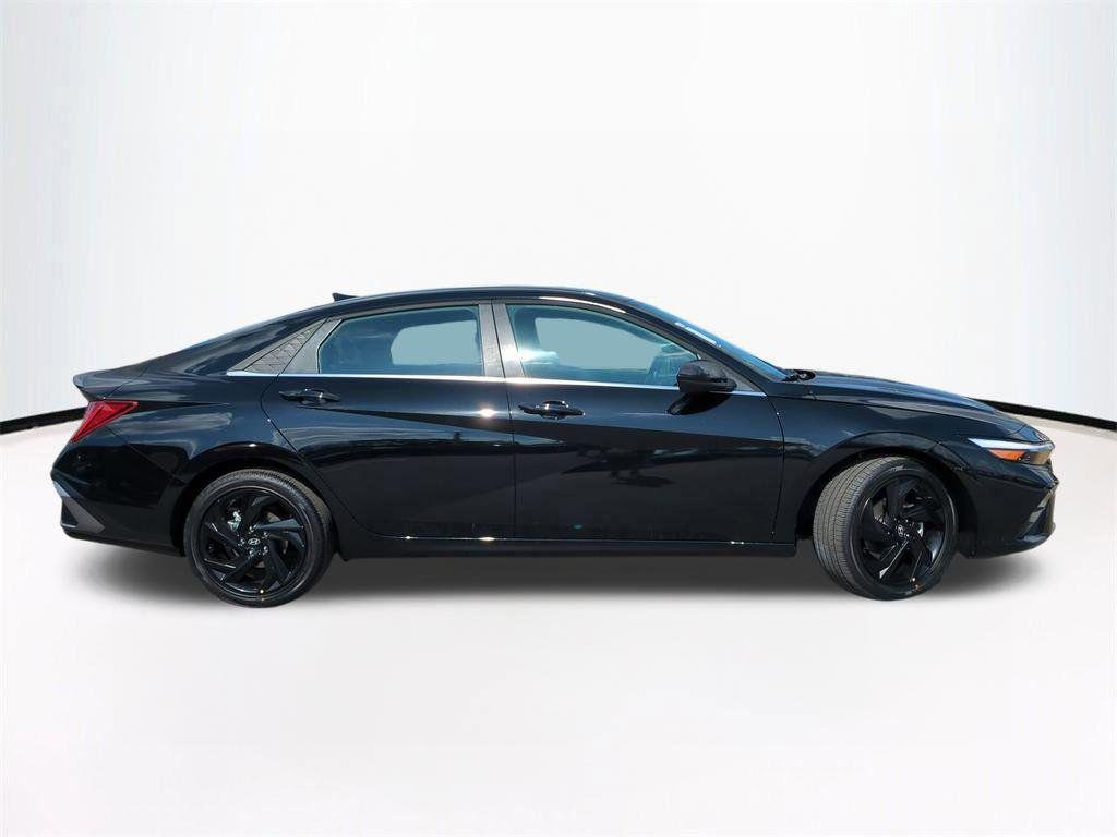 New 2026 Black Hyundai SEL Sport Premium image 4