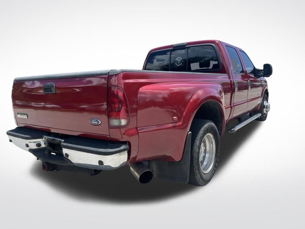 Used 2006 Red Ford  image 6