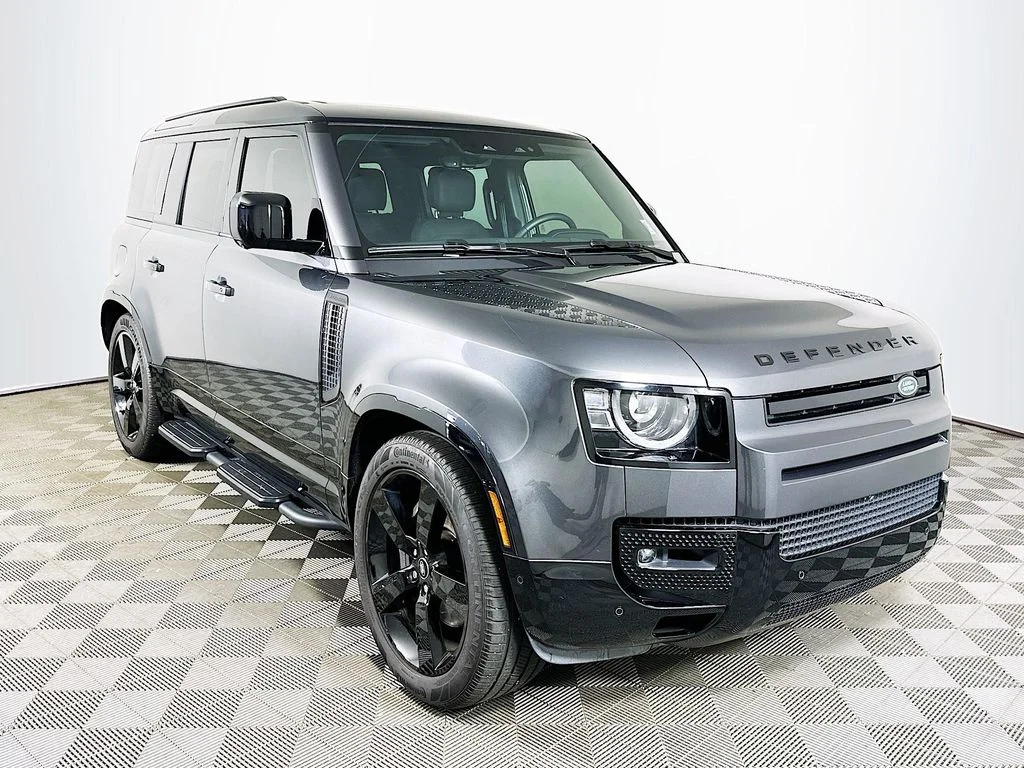 Certified Used 2025 Carpathian Gray Metallic Land Rover X-Dynamic SE image 3