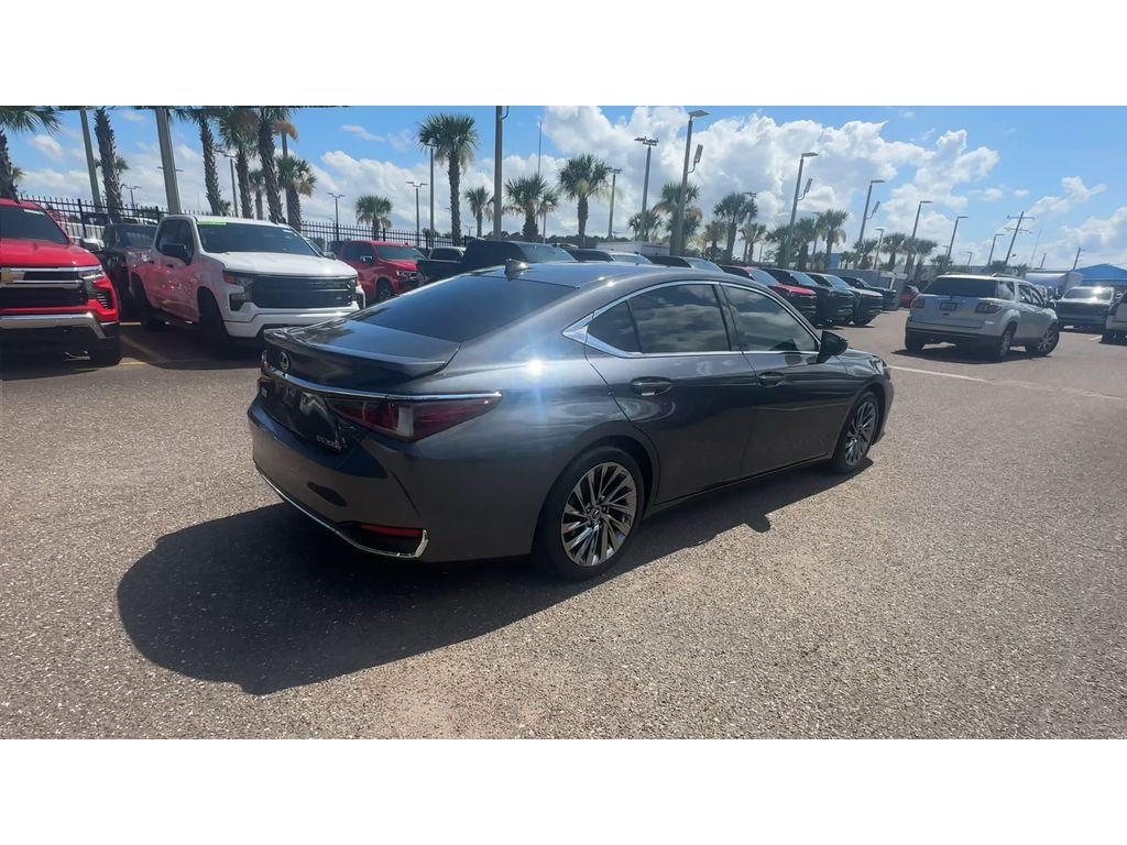 Used 2024 Blue Lexus ES 300h Ultra Luxury image 2