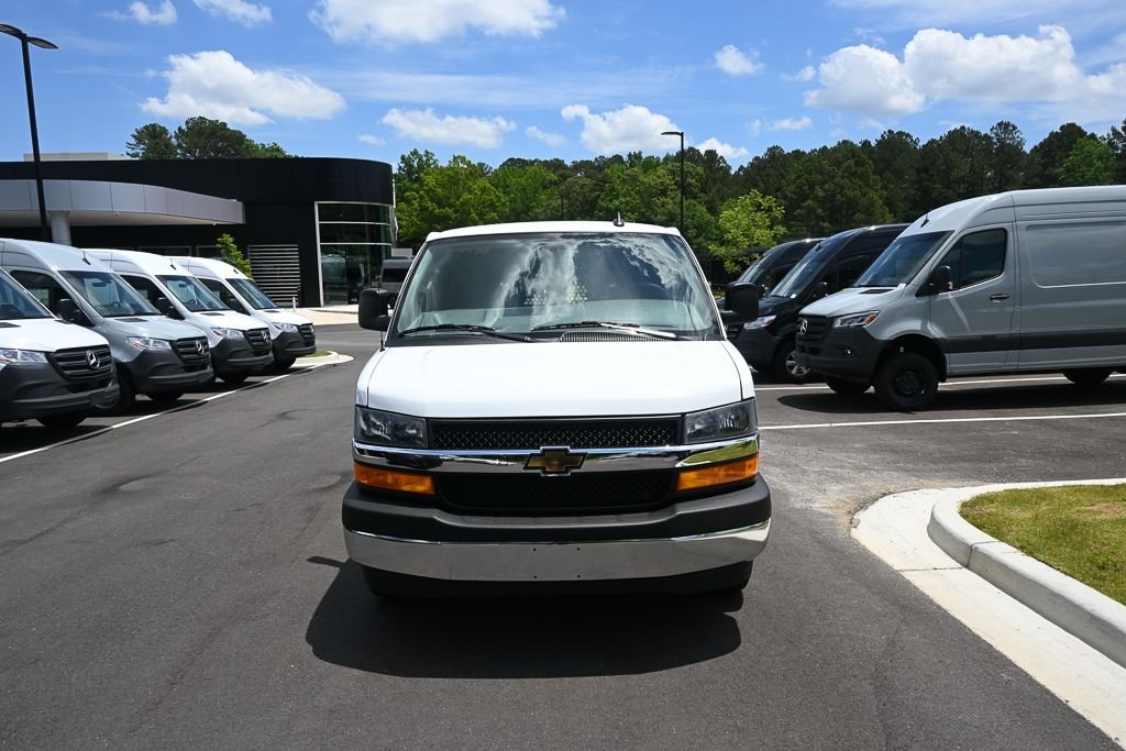 Used 2025 White Chevrolet Work Van image 28