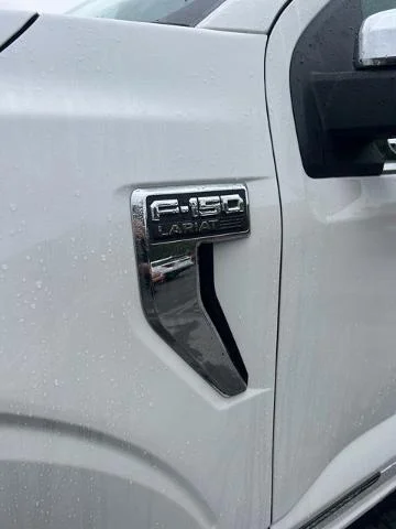 New 2026 Star White Metallic Tri-Coat Ford Lariat® image 90