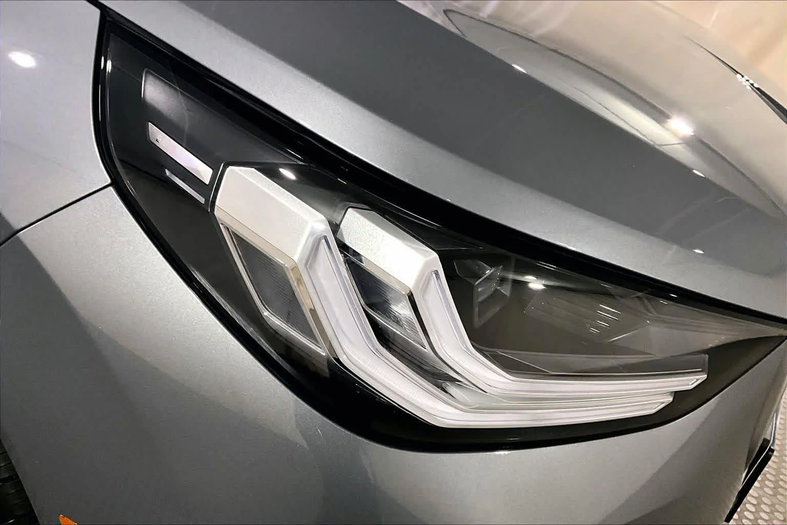 Used 2026 Skyscraper Grey Metallic BMW 30 xDrive image 25