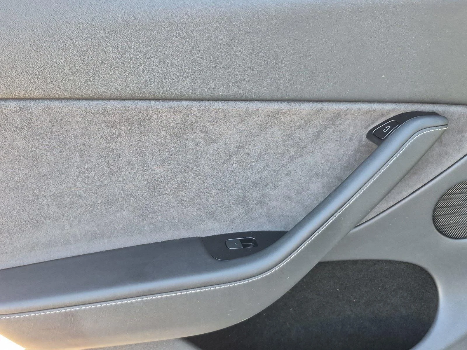 Used 2023  TESLA  image 14