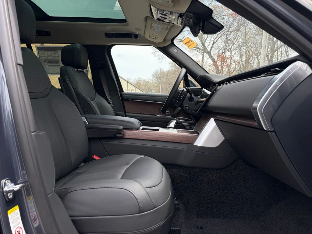 2025 Land Rover Range Rover SE - Photo 15