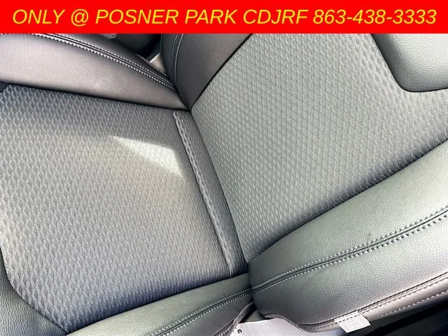 New 2026 Bright White Clear-Coat Exterior Paint Jeep Latitude image 19