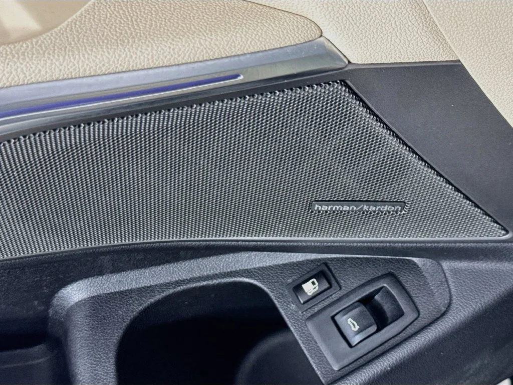 Used 2021 Black BMW 330e xDrive image 24