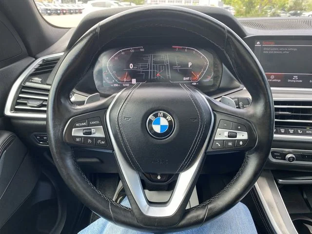 Used 2019 Black BMW xDrive40i image 15
