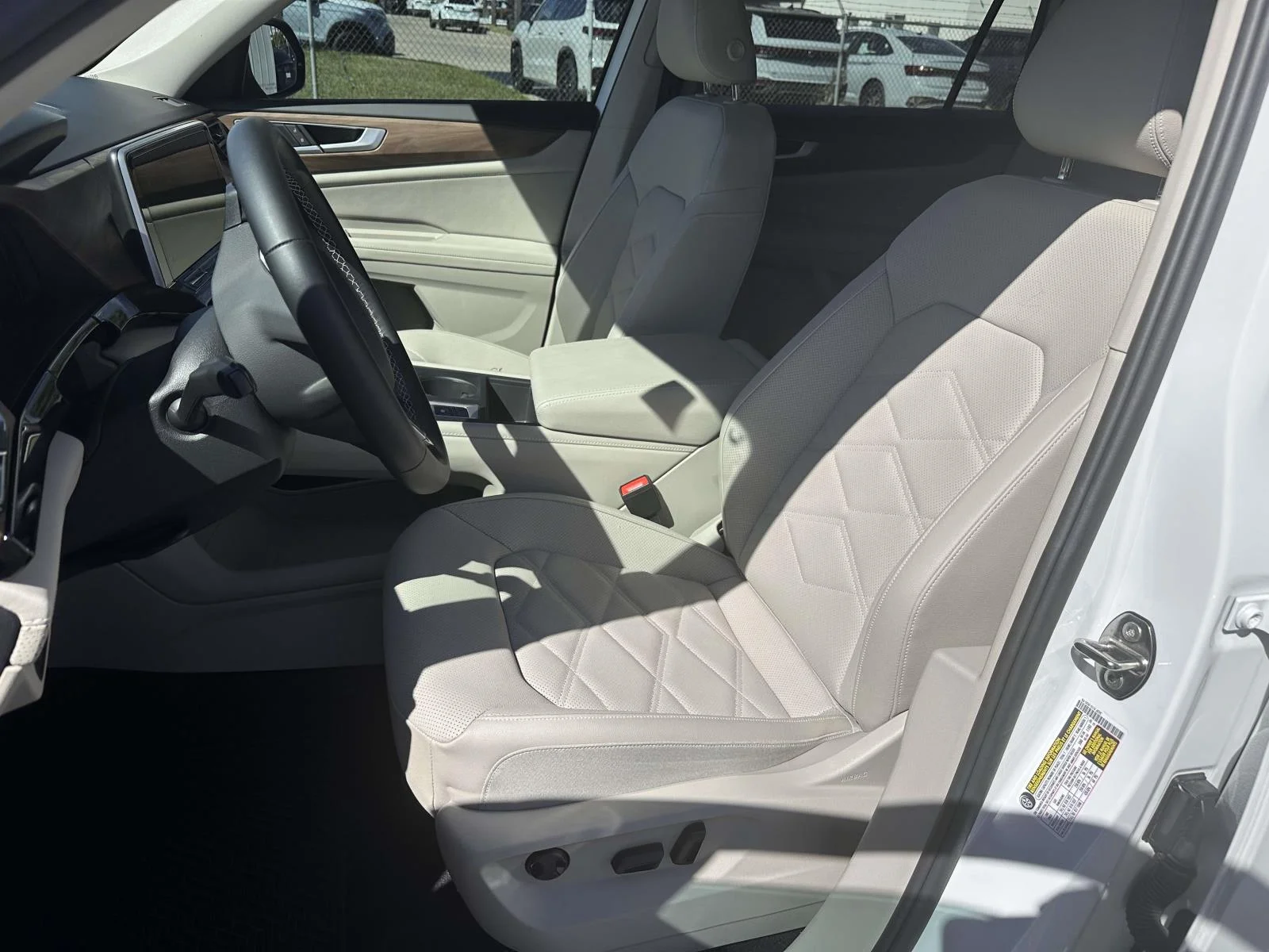 Used 2026 Opal White Pearl Volkswagen 2.0T SE image 13