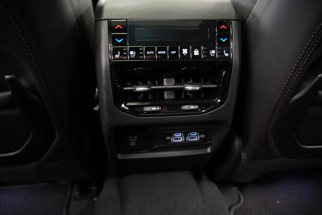 Used 2024 Black Jeep Summit Reserve 4x4 image 20