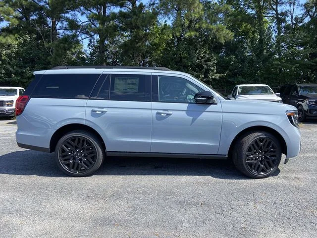 New 2027 Gray Ford Platinum image 2