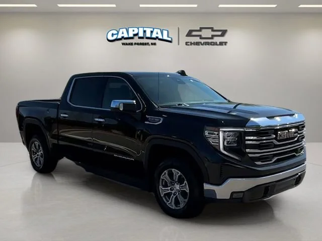 Used 2025 Onyx Black GMC SLT image 10