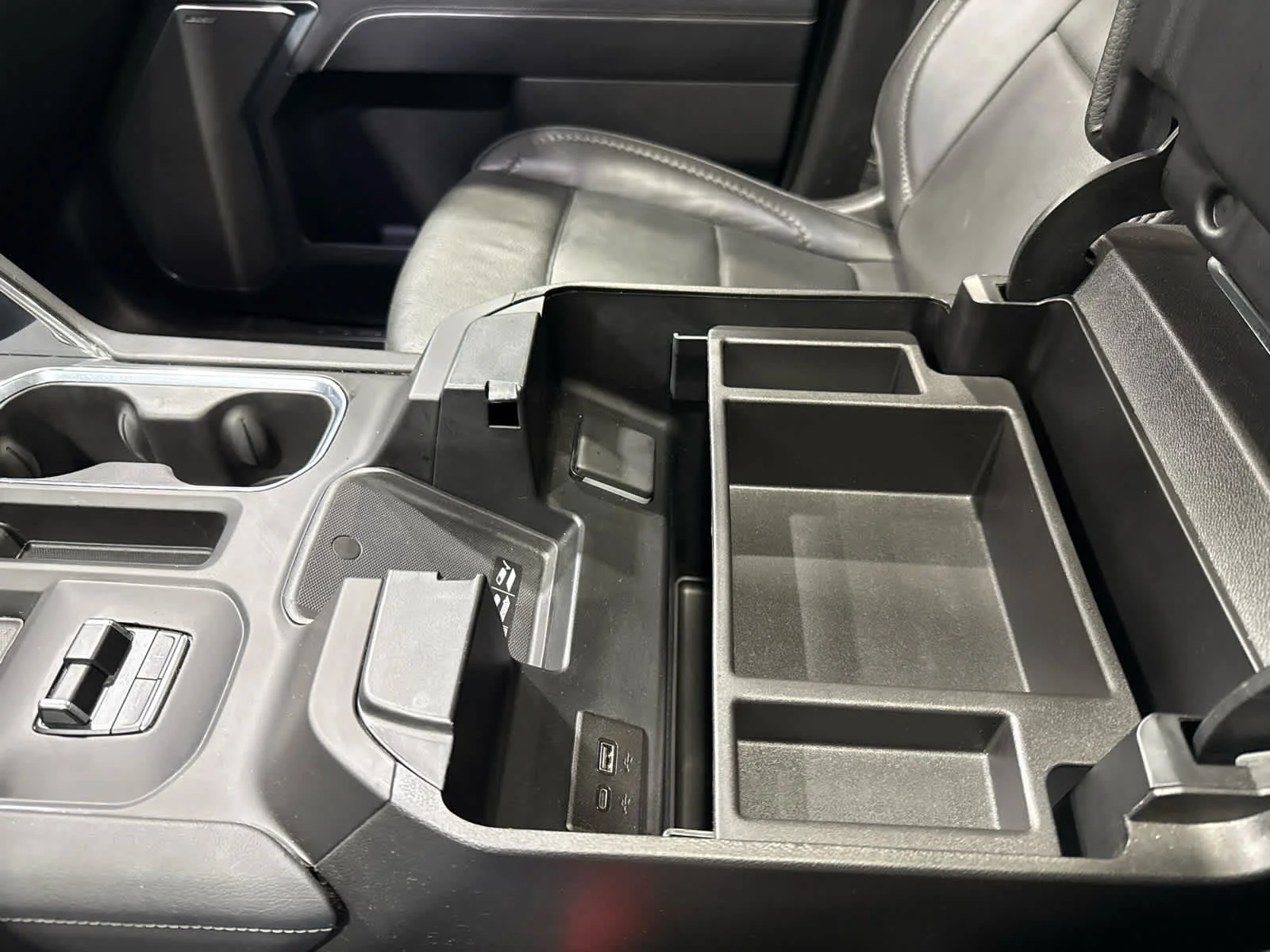 Used 2025 Titanium Rush Metallic GMC Denali image 21