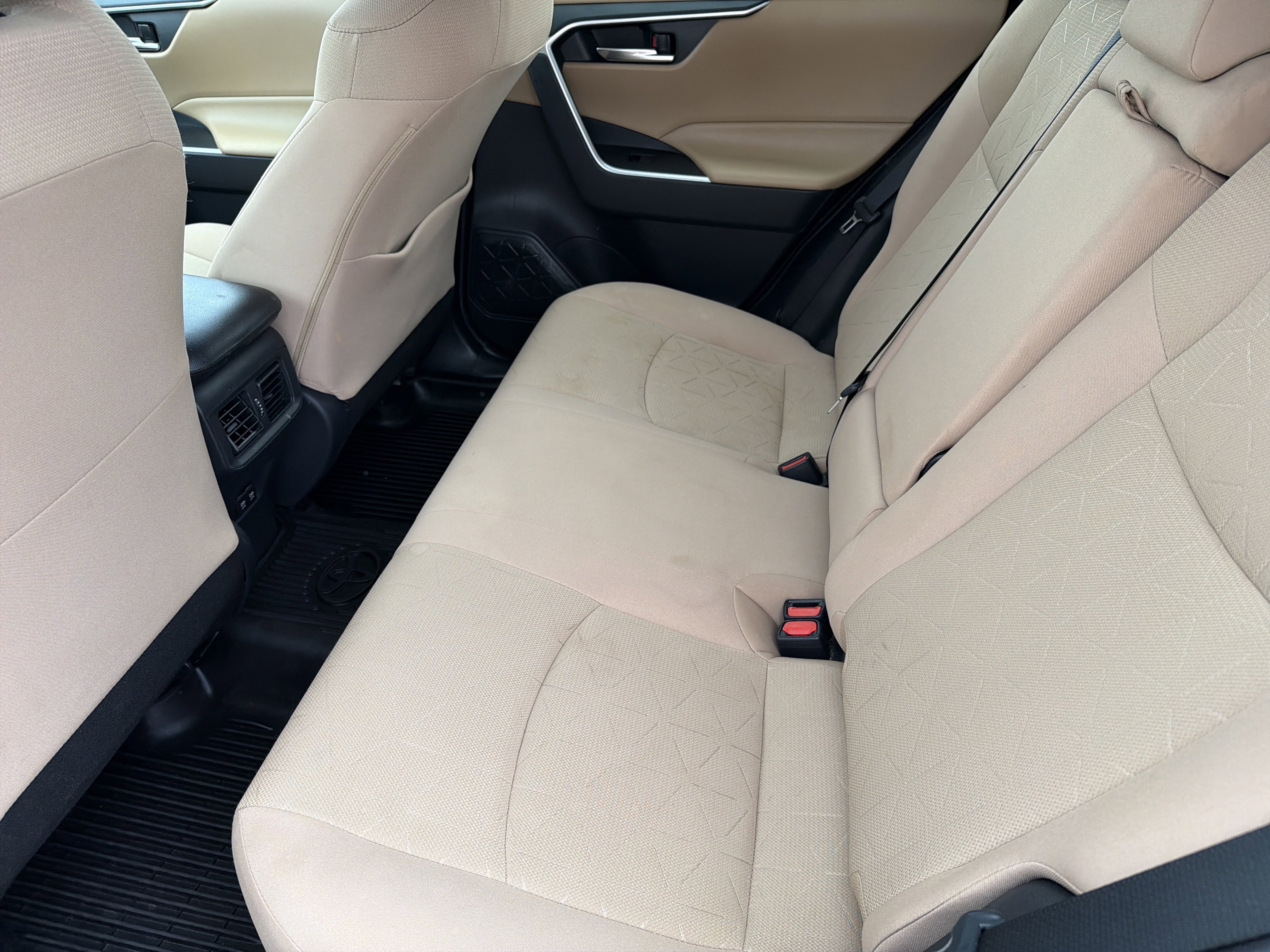 Used 2019 Super White Toyota XLE image 23