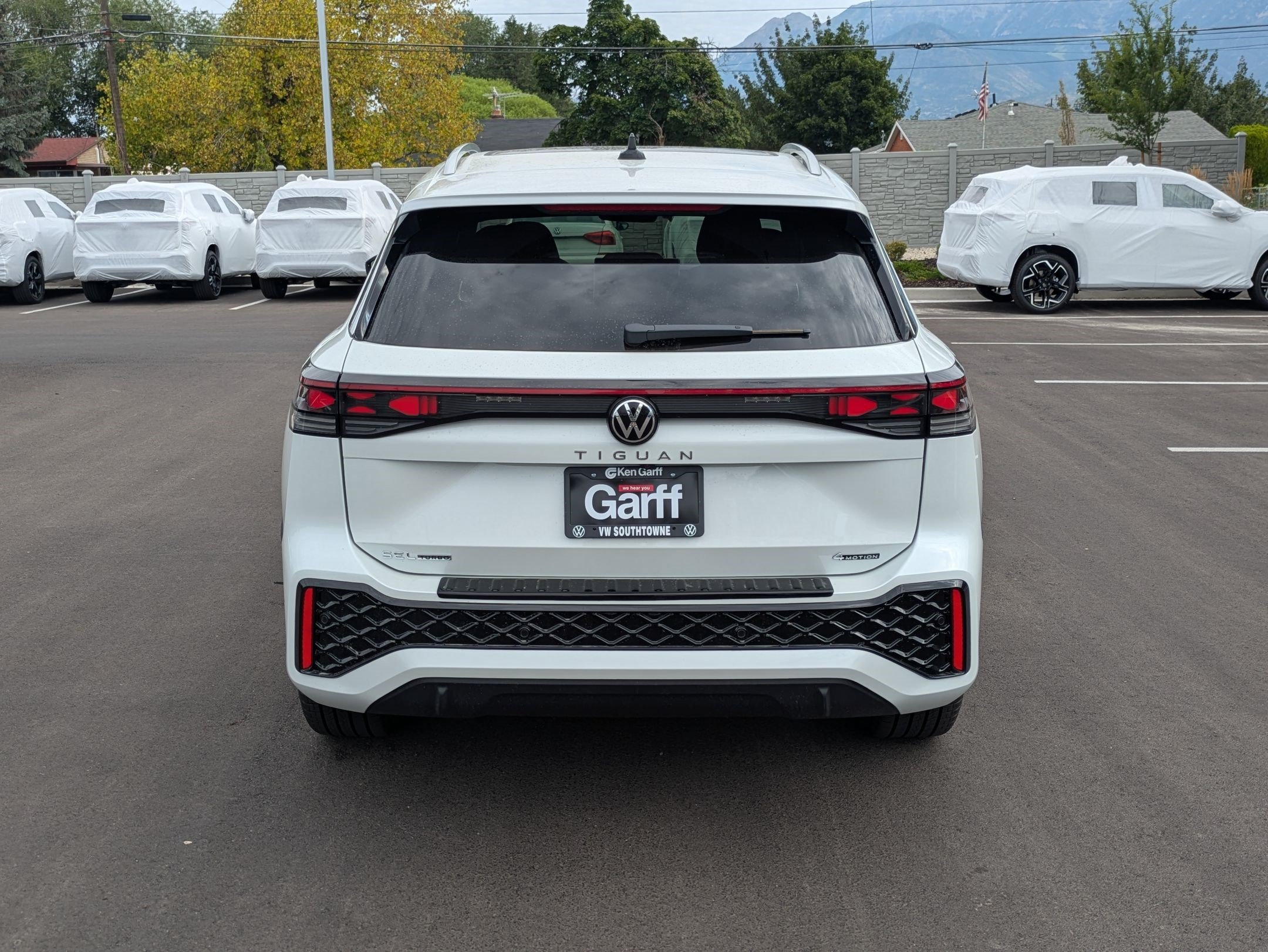 New 2026 White Volkswagen SEL R-Line Turbo image 4