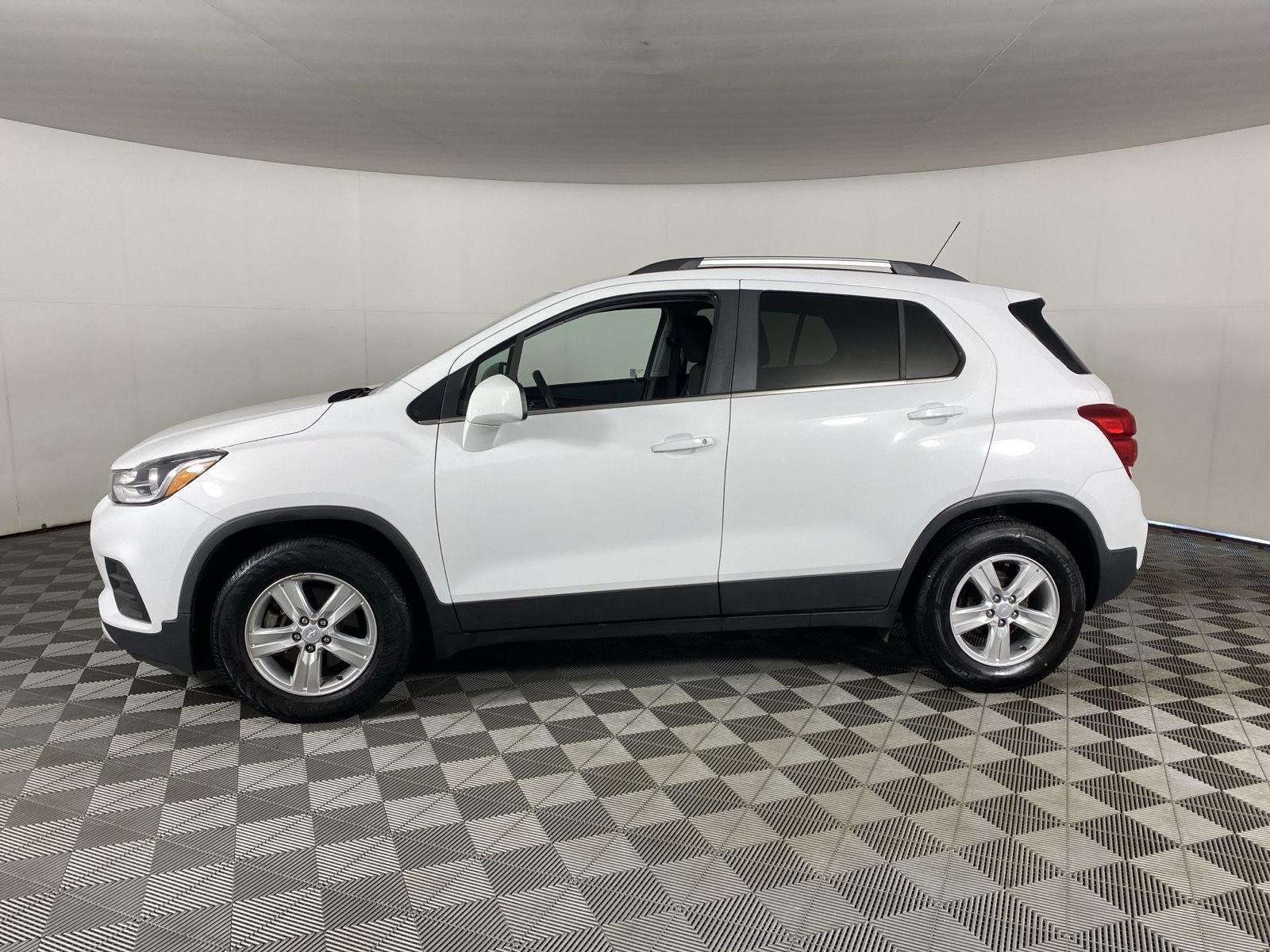 Used 2019 Summit White Chevrolet LT image 13