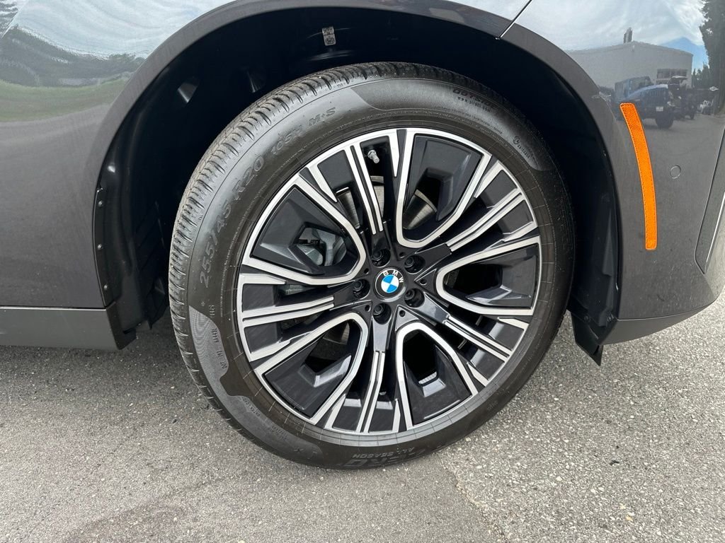 Certified Used 2025 Dark Graphite Metallic BMW 30 xDrive image 32