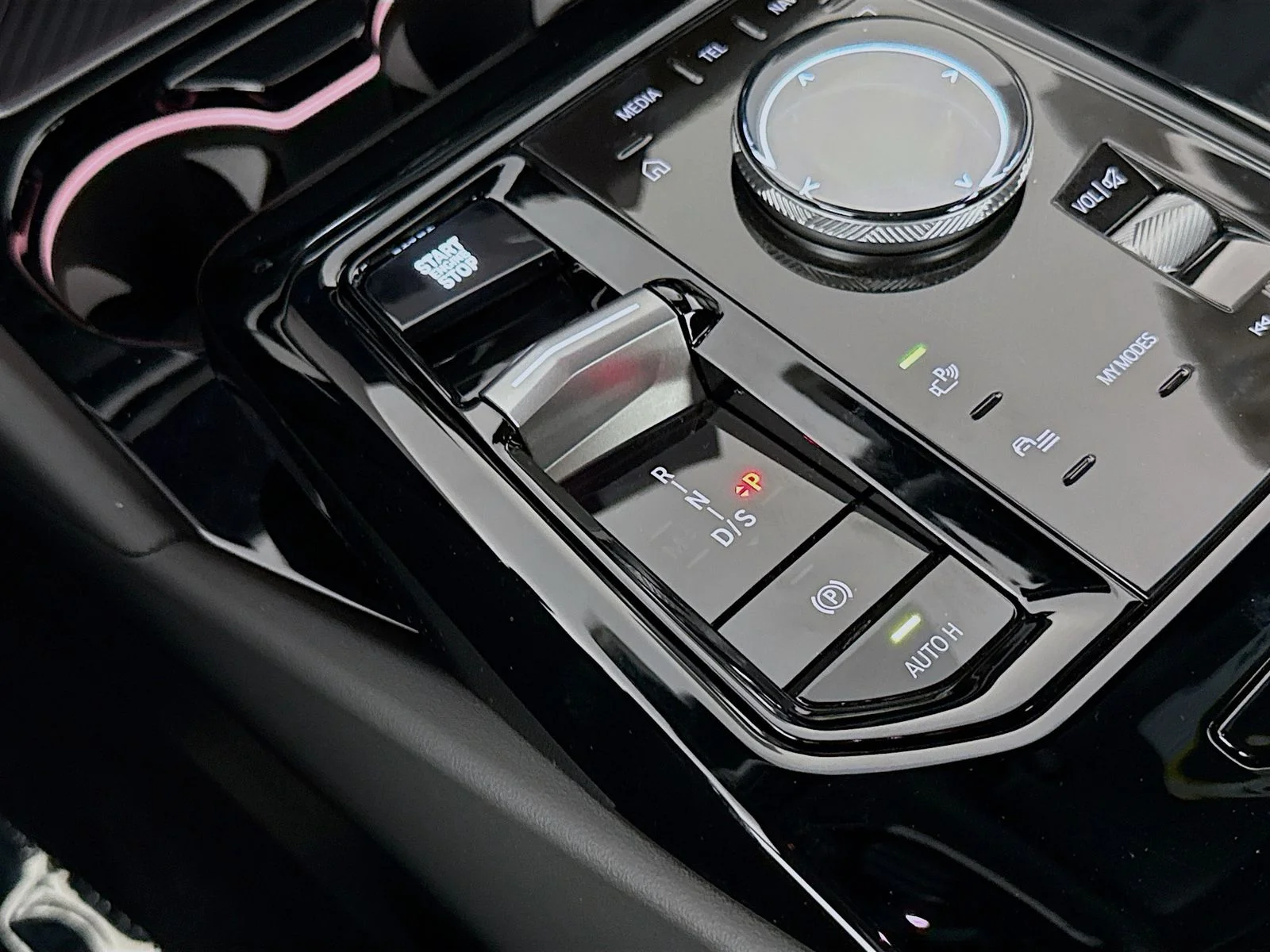 New 2026 Carbon Black Metallic BMW 530i image 17