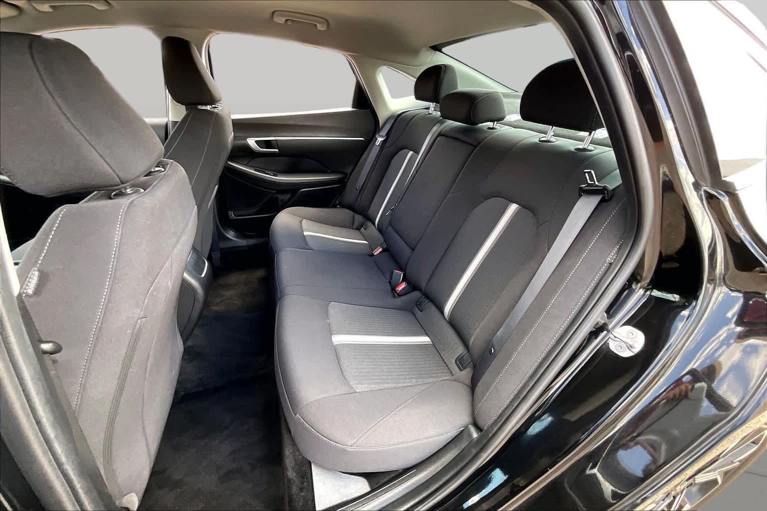 Used 2025 Black Hyundai SEL image 19