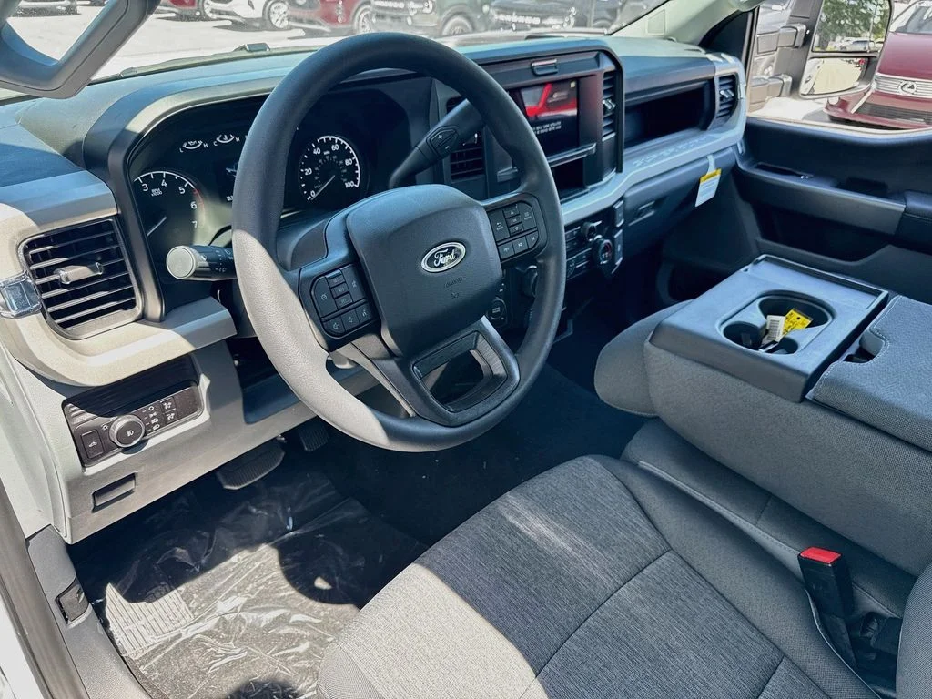 New 2026 Oxford White Ford F-250® XL image 9