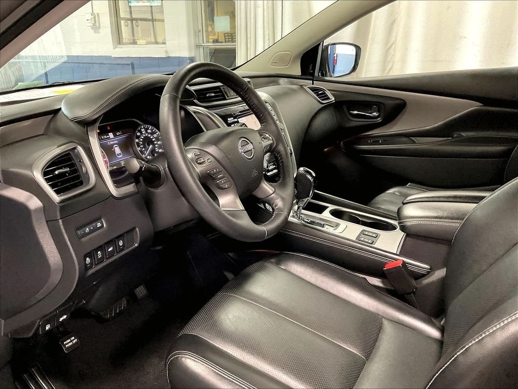 Used 2023 Gray Nissan SL image 8