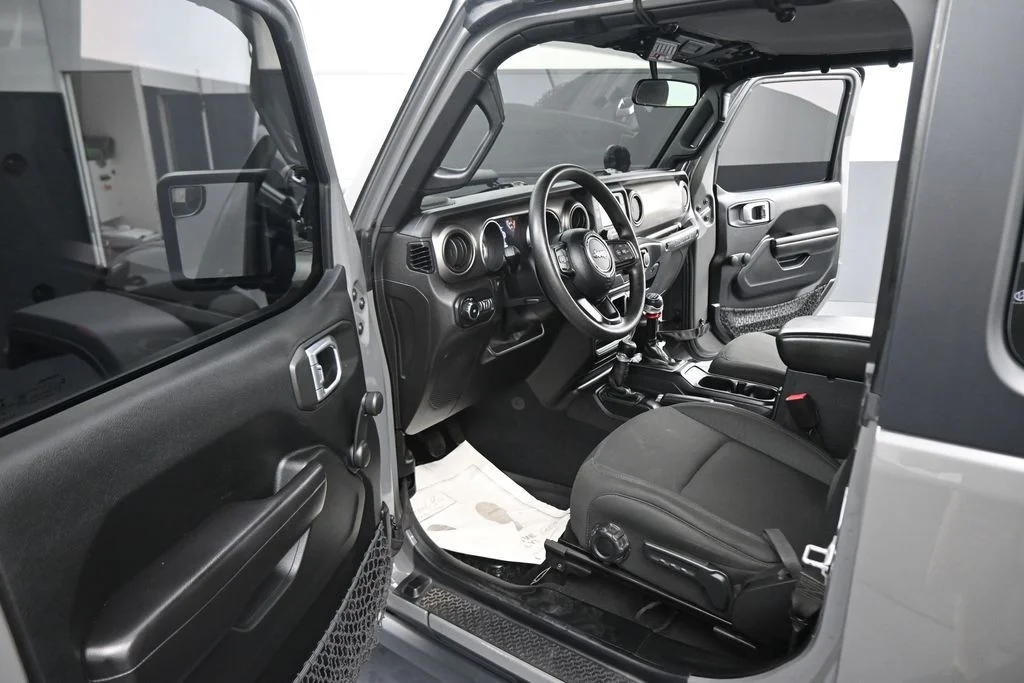 Used 2020 Gray Jeep Sport image 38