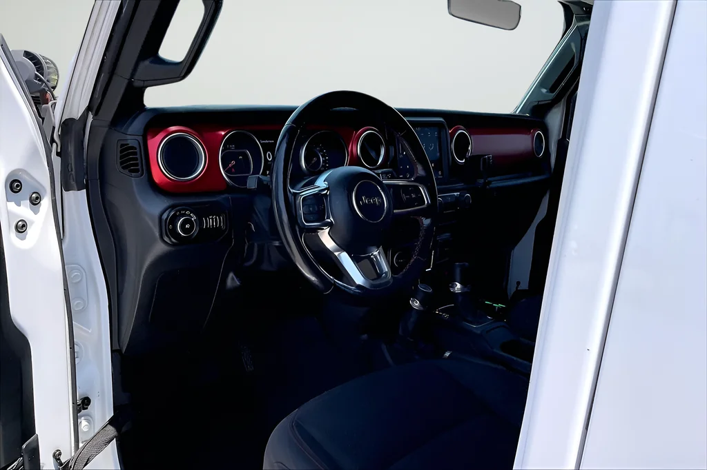Used 2021 White Jeep Unlimited Rubicon image 14