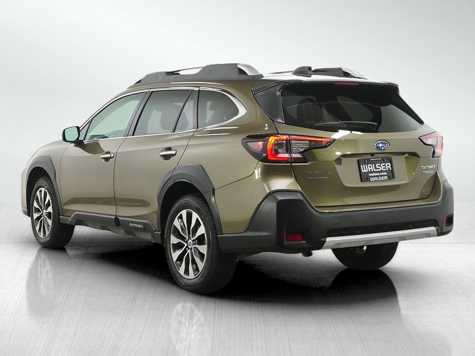 Used 2023 Autumn Green Metallic Subaru Touring image 3