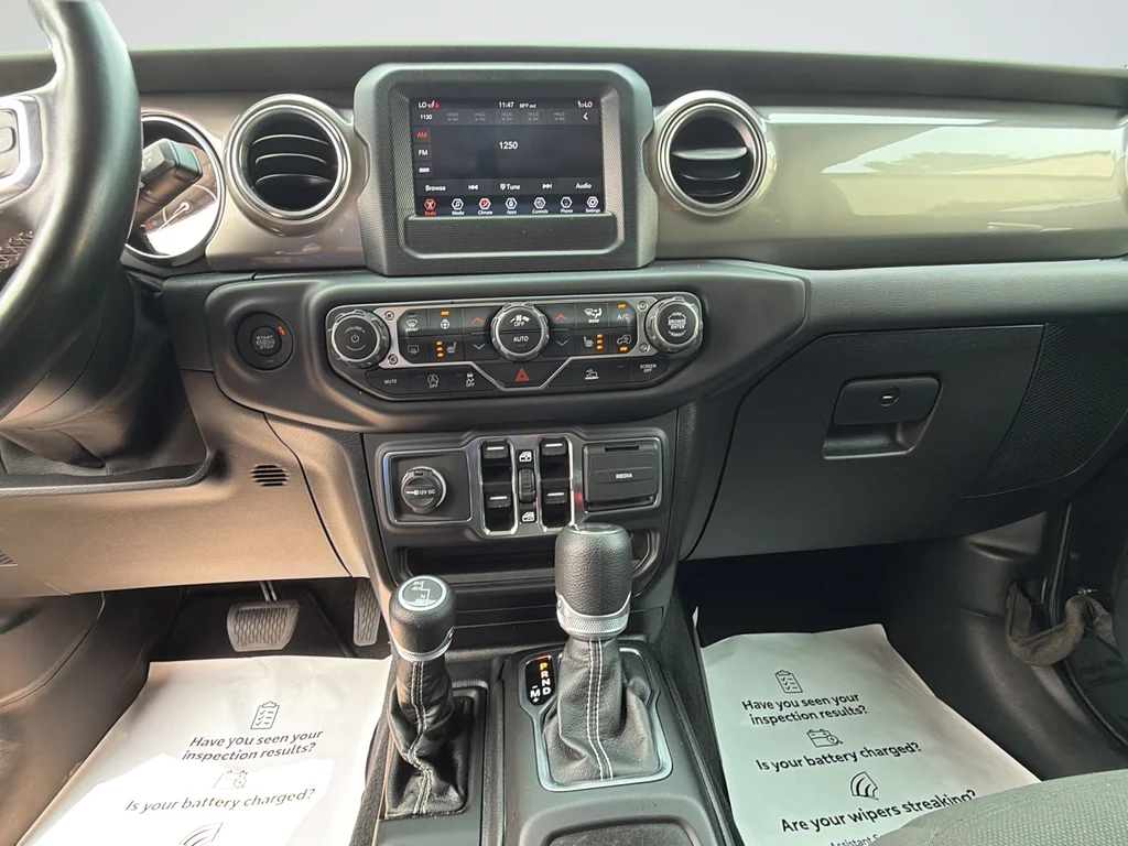 Used 2021 Black Jeep Unlimited Sahara image 19
