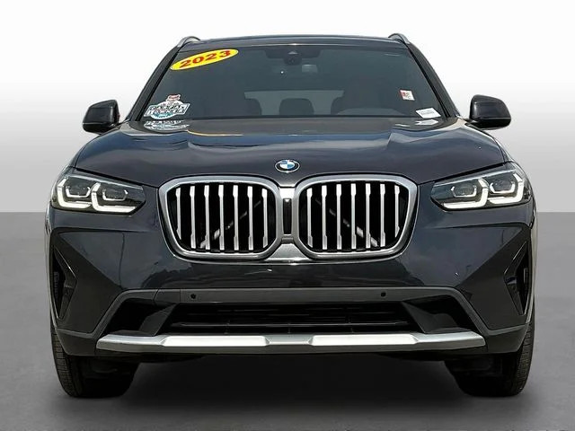 Used 2023 Gray BMW sDrive30i image 2