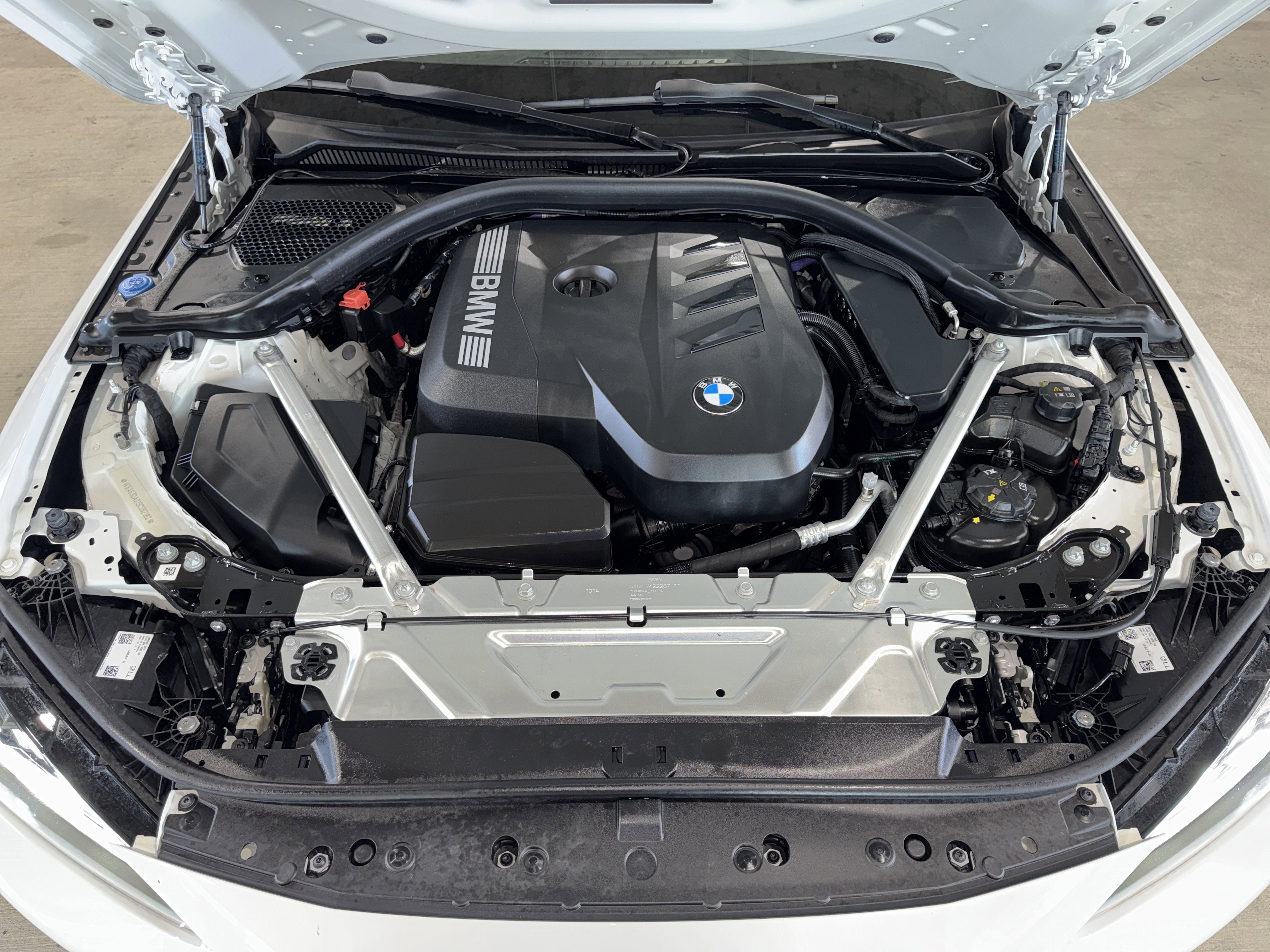 Used 2025 Alpine White BMW 430i xDrive image 31