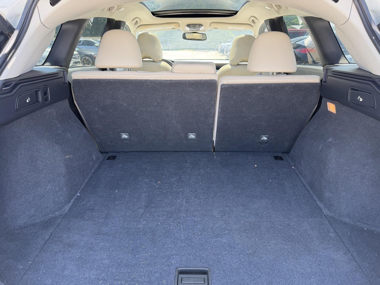 Used 2020 Majestic White INFINITI LUXE image 24