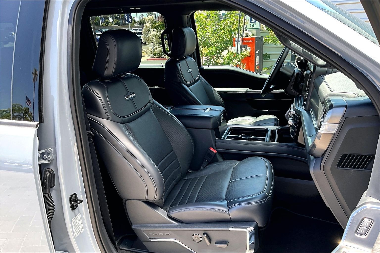 Used 2025 Gray Ford Platinum image 7