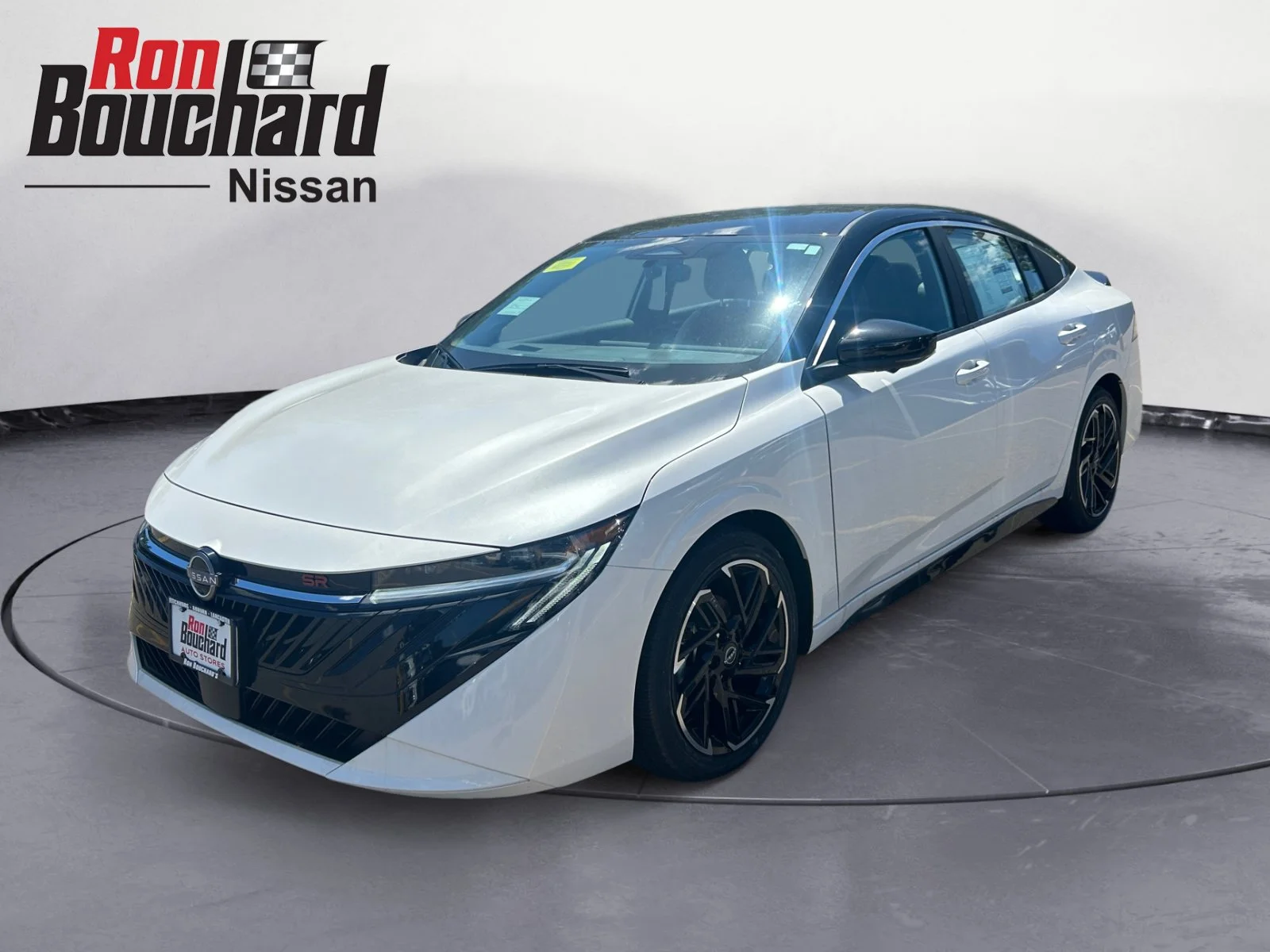 New 2026 Aspen White Tricoat/Super Black Nissan SR image 5