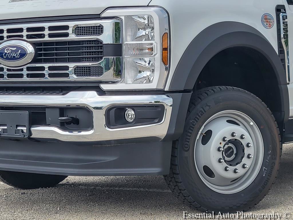 New 2025 Oxford White Ford F-550® XL image 3