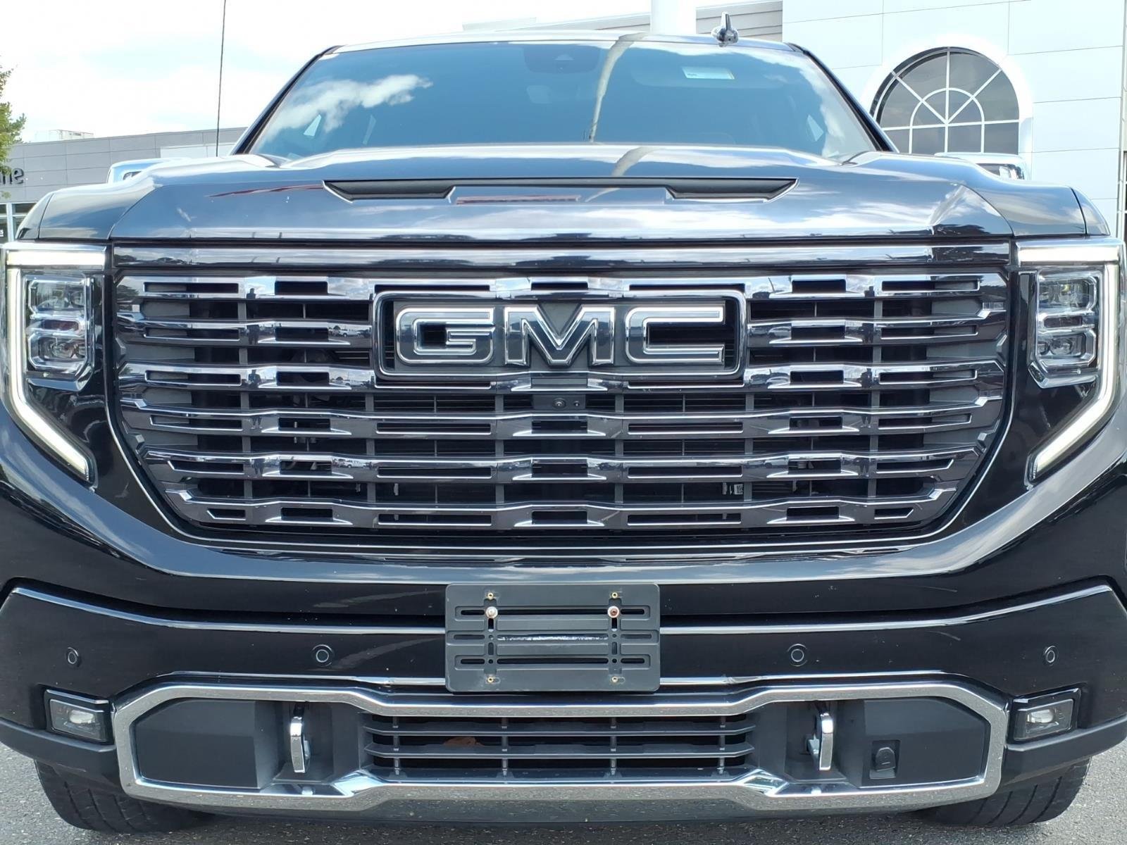 Used 2022 Onyx Black GMC Denali Ultimate image 17