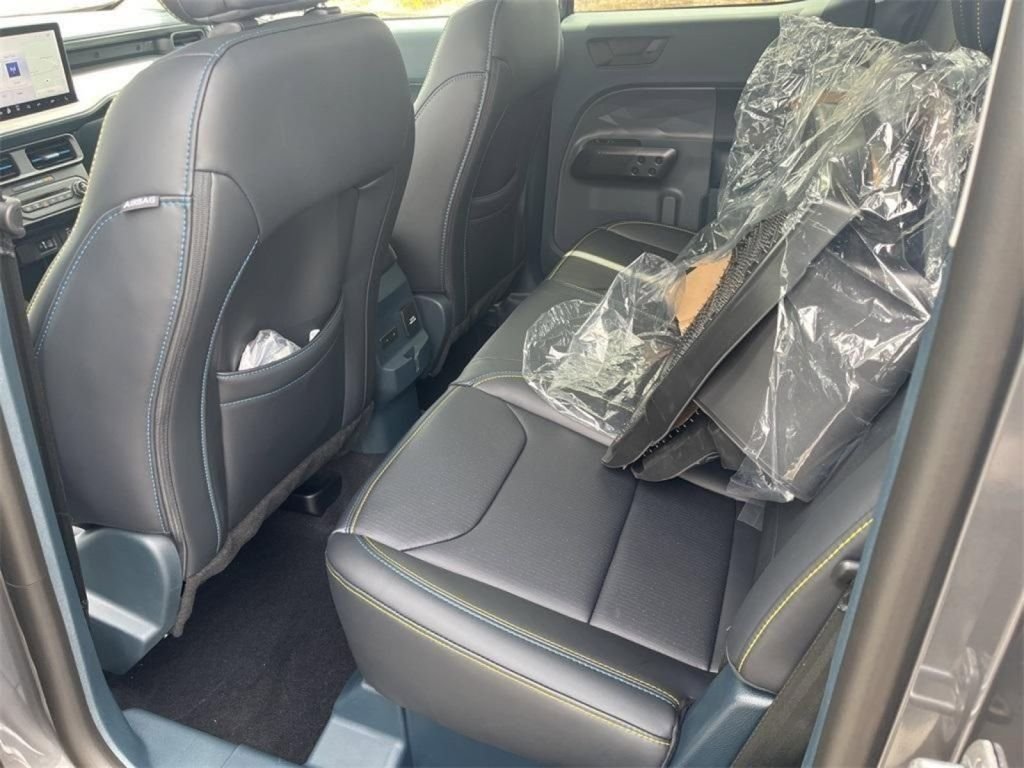New 2025 Carbonized Gray Metallic Ford Lobo™ image 24