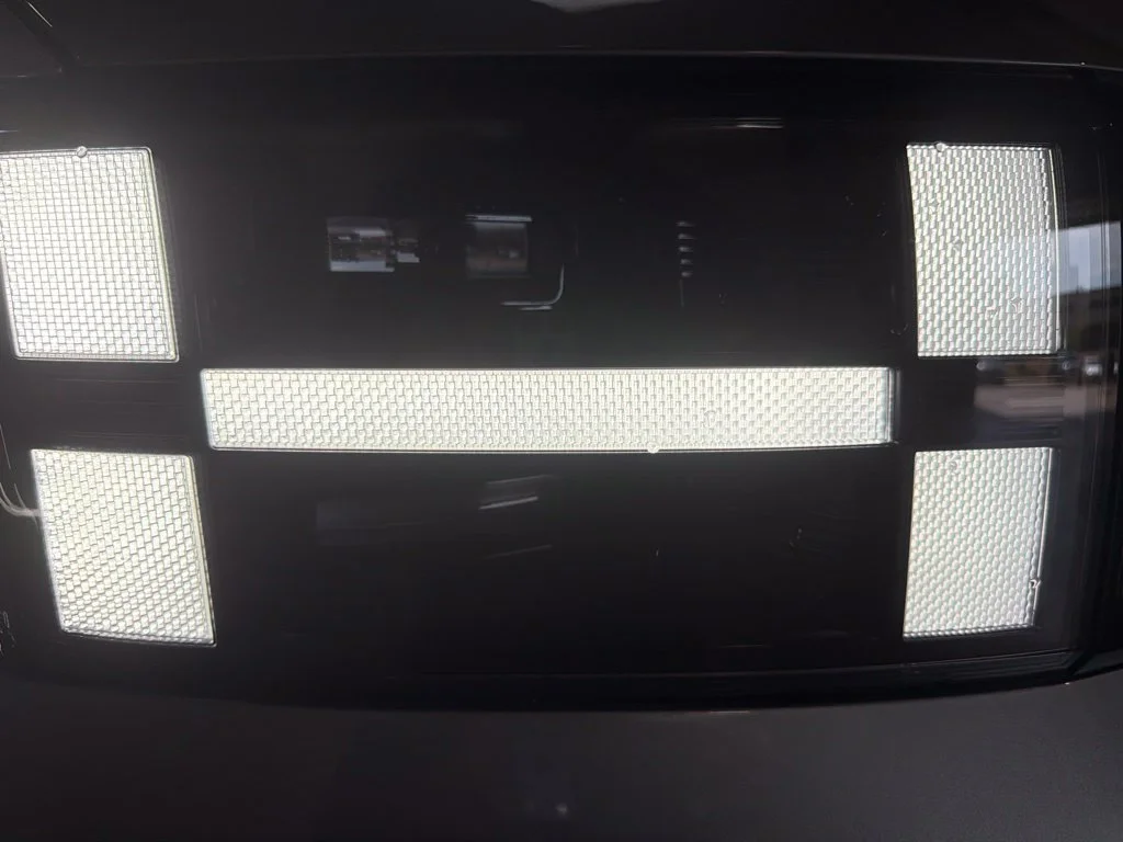 New 2027 Shimmering Silver Hyundai SEL image 10