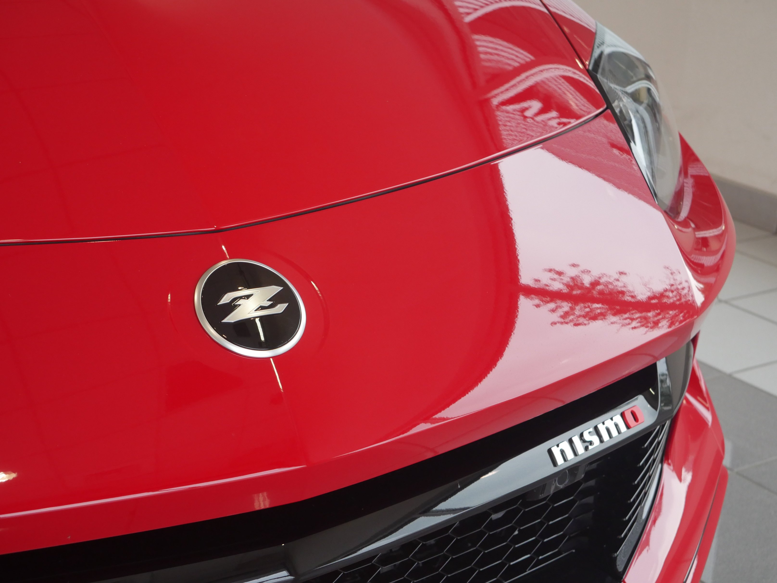 New 2027 Solid Red / Super Black Two-tone Nissan NISMO® image 32