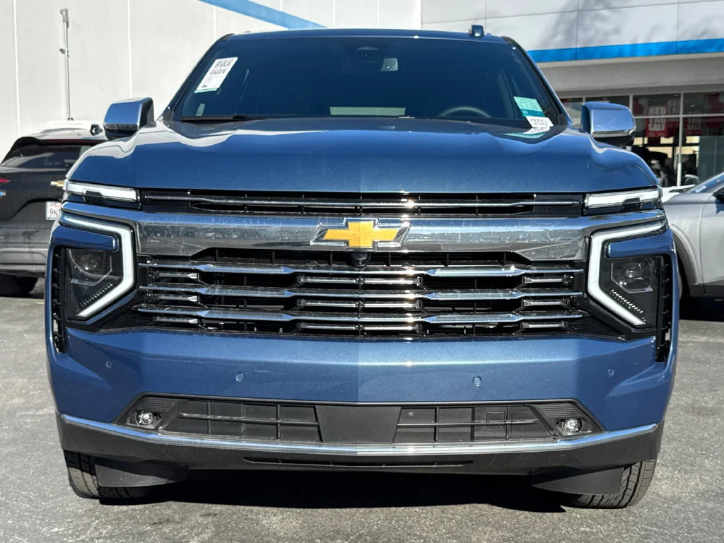 2026 Chevrolet Suburban Premier - Photo 4