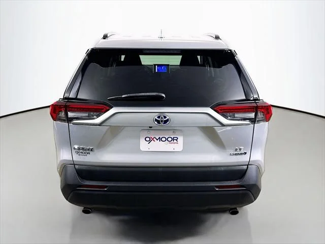 Certified Used 2024 SILVER SKY METALLIC Toyota  image 6