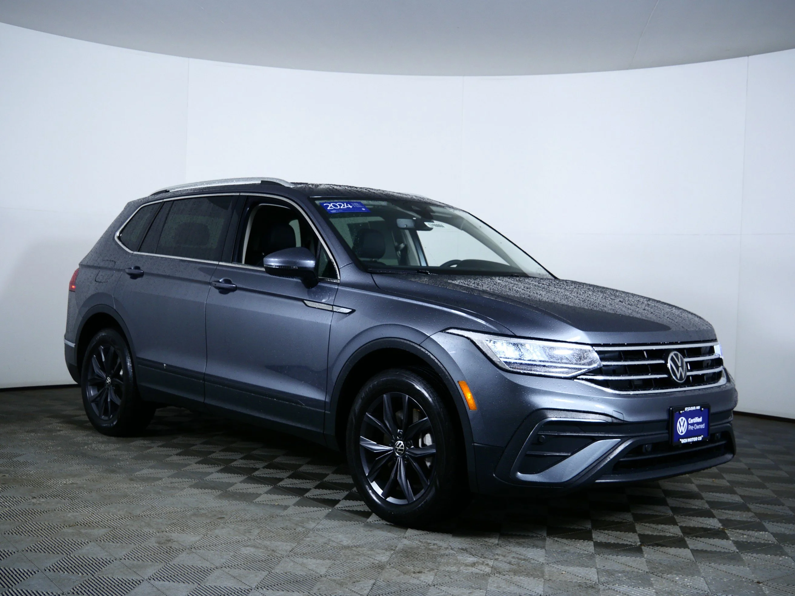 2024 Volkswagen Tiguan 2.0T SE 4Motion's photo