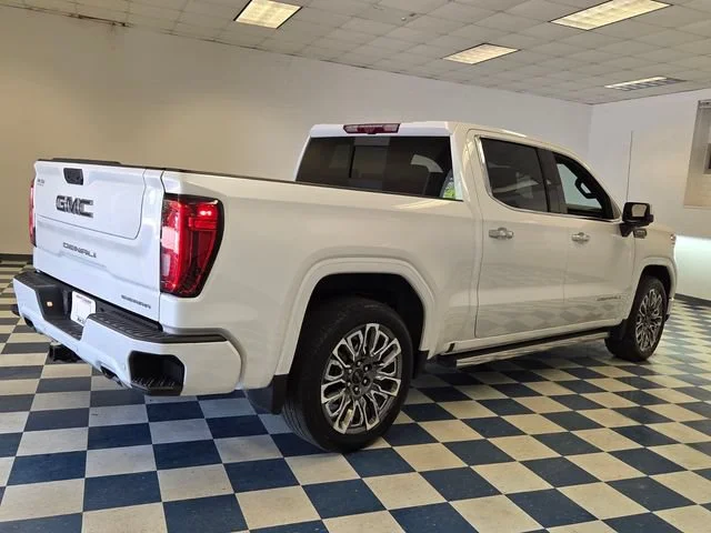 Used 2024 White Frost Tricoat GMC Denali Ultimate image 8