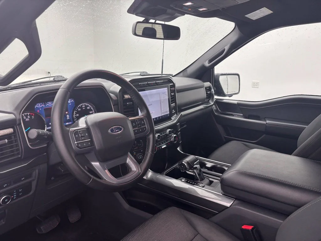 Used 2023 Black Ford XLT image 18