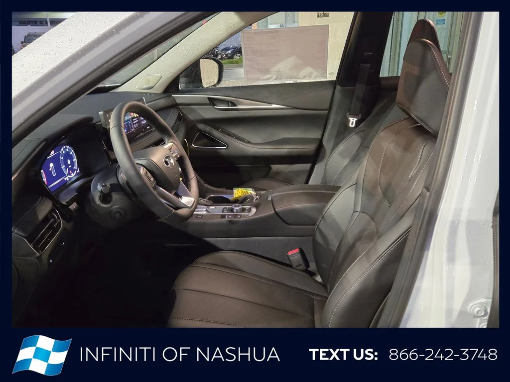New 2027 RADIANT WHITE INFINITI Luxe AWD image 3
