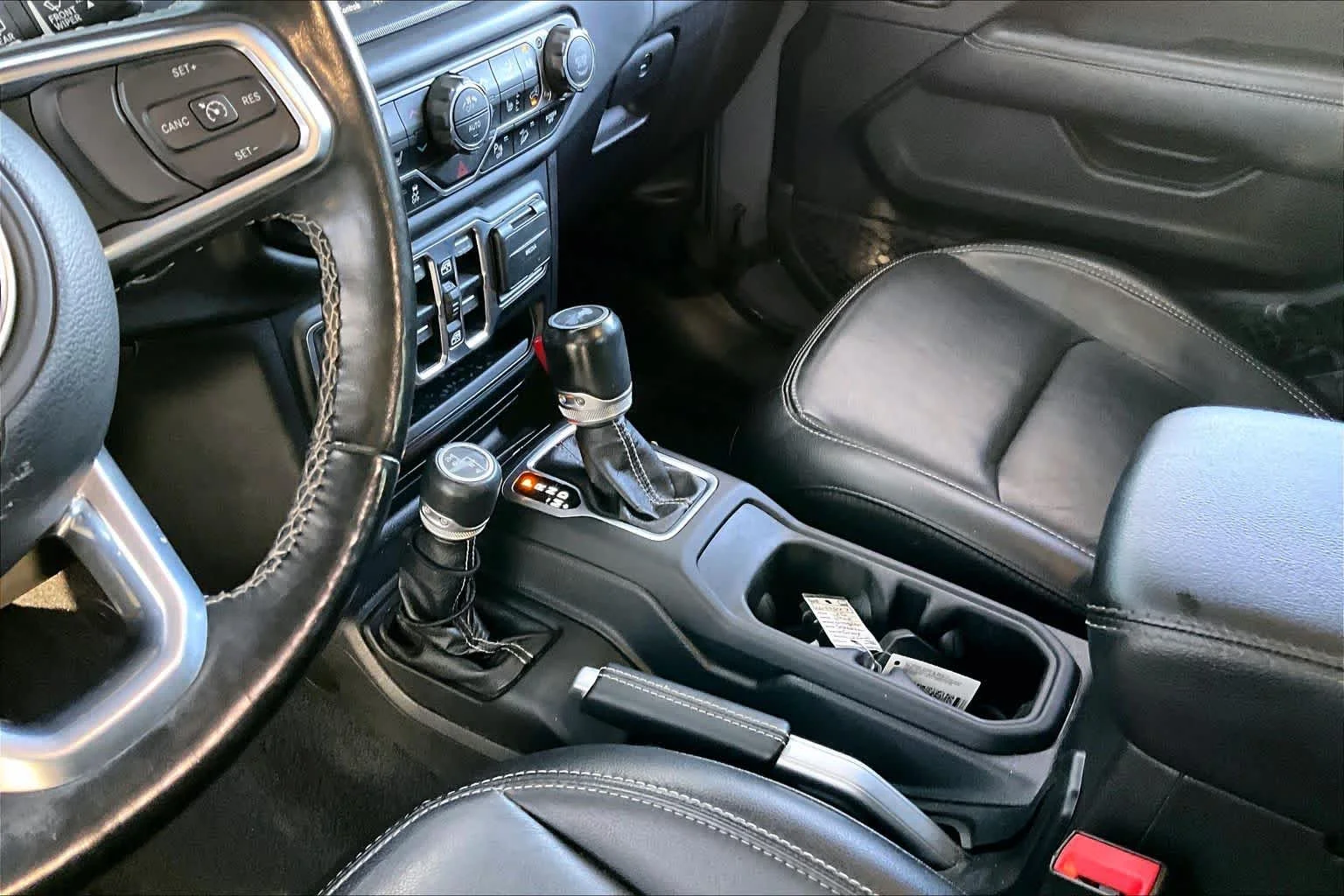 Used 2020 Sting-Gray Clearcoat Jeep Sahara image 17