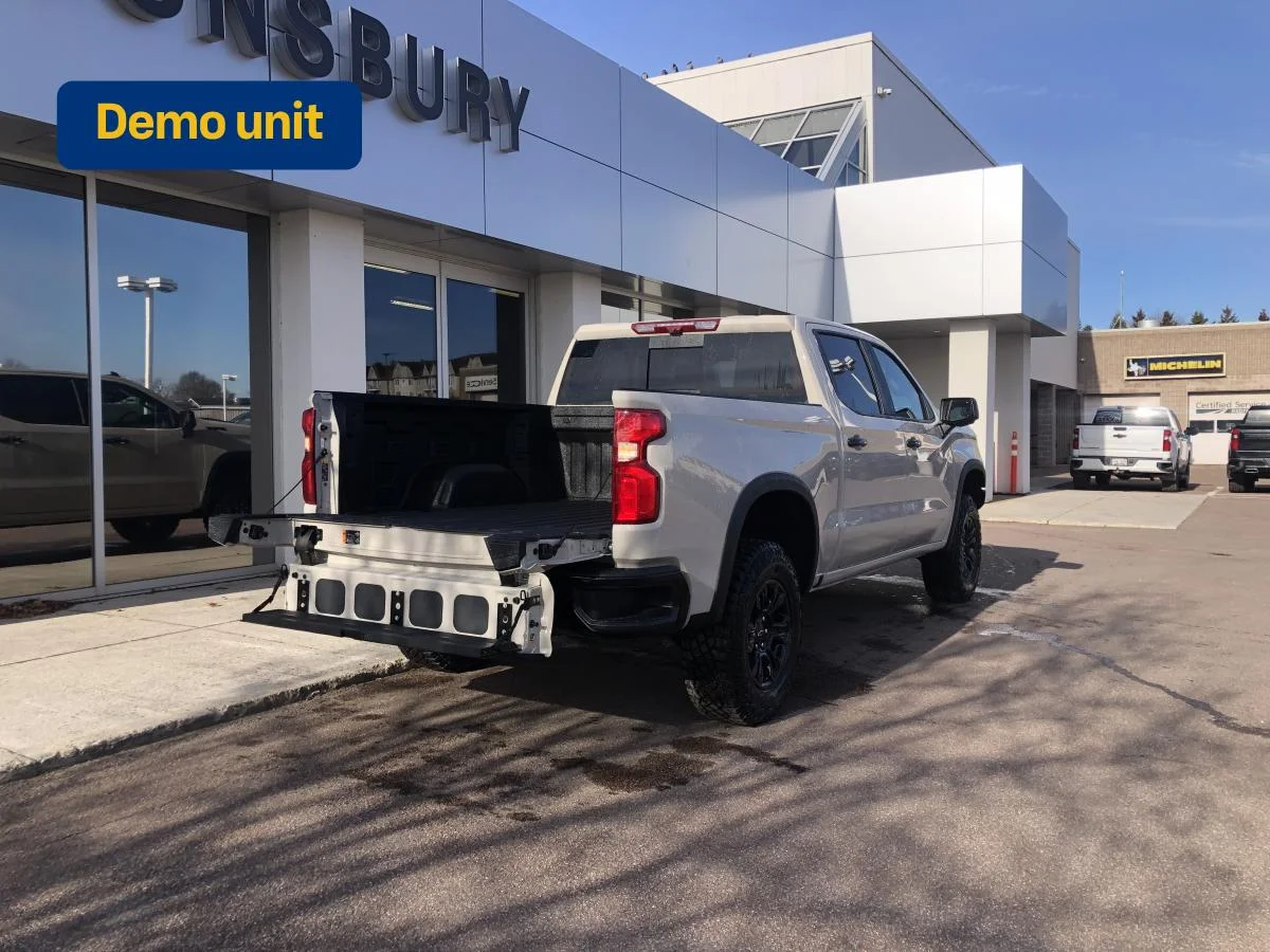 Used 2026 White Chevrolet 4WD Crew Cab 147" ZR2 image 8